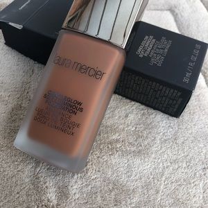 LAURA MERCIER Candleglow Soft Luminous Foundation
